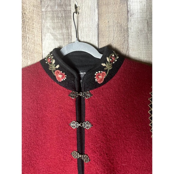 Embroidered Red and Black Women's Cardigan Vest - Picture 3 of 8